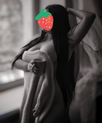 👠💋 Со мной ты погрузишься в мир наслаждения и истинного удовольствия. У меня есть опыт, чтобы удовлетворить самые смелые желания. Фото говорят сами за себя - ты оценишь мою красоту и сексуальность. 😍📸 Я живу в Москве, поэтому сама выбираю условия встречи. Достойные отзывы о моих услугах подтверждают истинность моих навыков. Если ты готов перейти на новый уровень удовольствия, то я готова стать твоей воплощенной мечтой. 🌟💫💦 9814, 25 лет