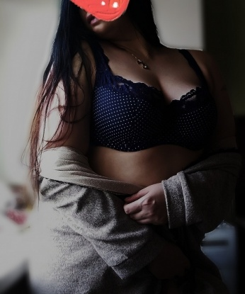 👠💋 Со мной ты погрузишься в мир наслаждения и истинного удовольствия. У меня есть опыт, чтобы удовлетворить самые смелые желания. Фото говорят сами за себя - ты оценишь мою красоту и сексуальность. 😍📸 Я живу в Москве, поэтому сама выбираю условия встречи. Достойные отзывы о моих услугах подтверждают истинность моих навыков. Если ты готов перейти на новый уровень удовольствия, то я готова стать твоей воплощенной мечтой. 🌟💫💦 9814, 25 лет